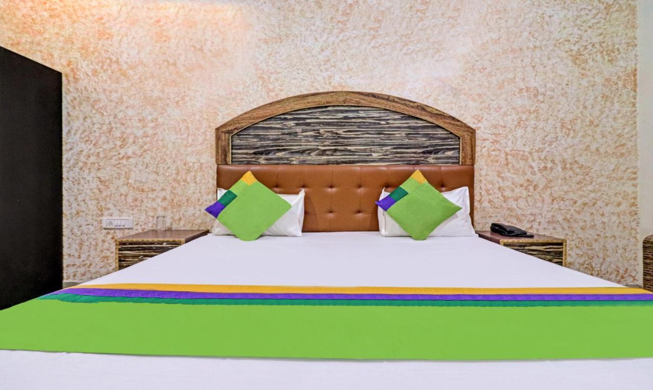 Treebo Trend Radha Palace Матхура Экстерьер фото