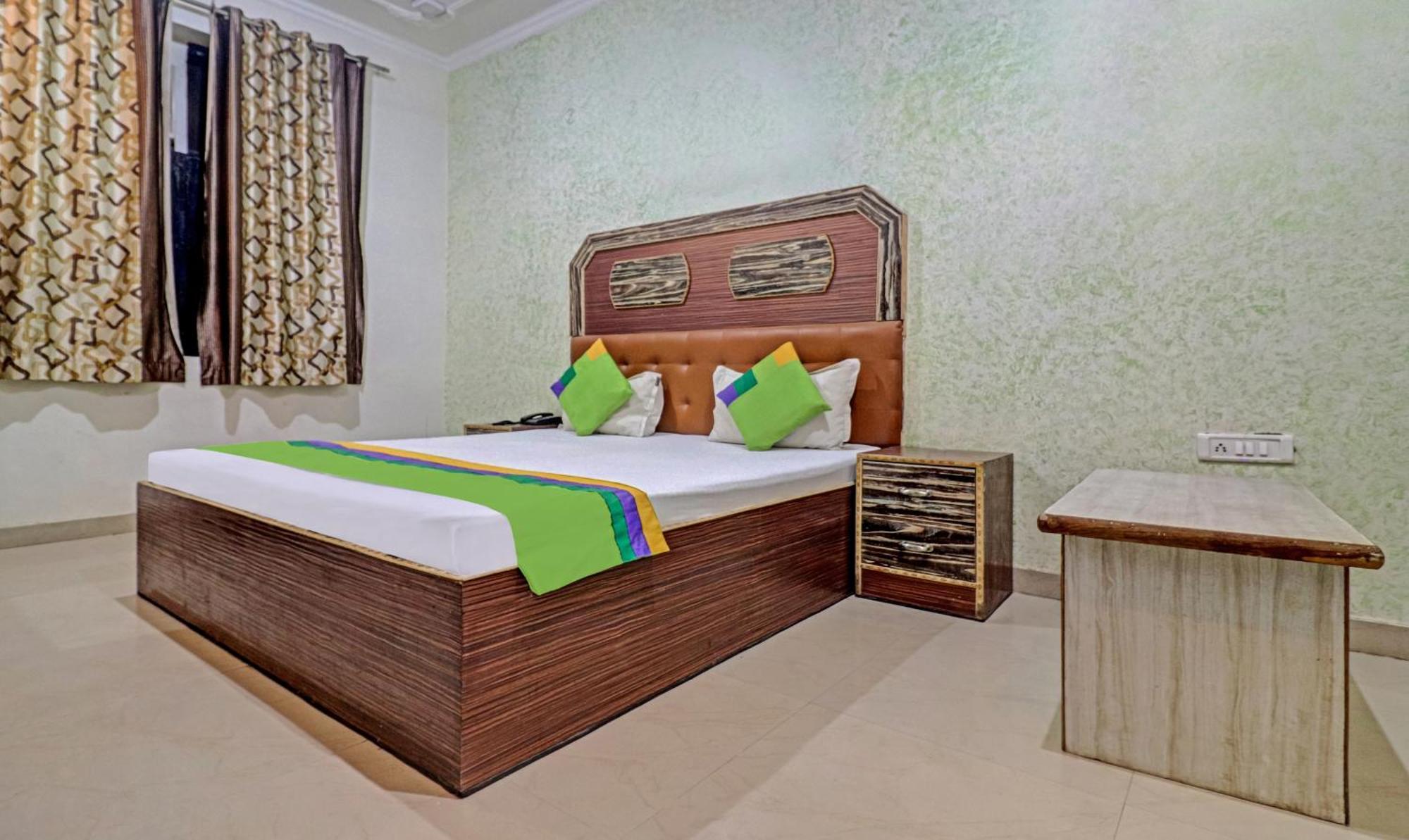 Treebo Trend Radha Palace Матхура Экстерьер фото